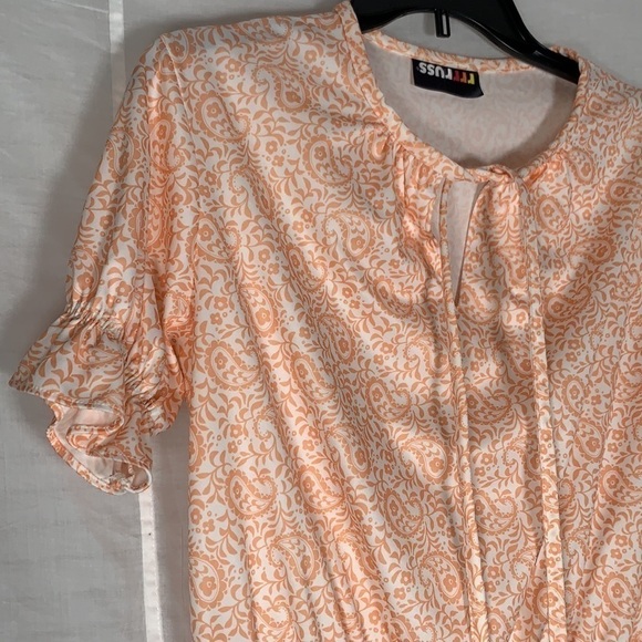 Rrrruss peach and white paisley peplum top short sleeve small - Picture 3 of 6